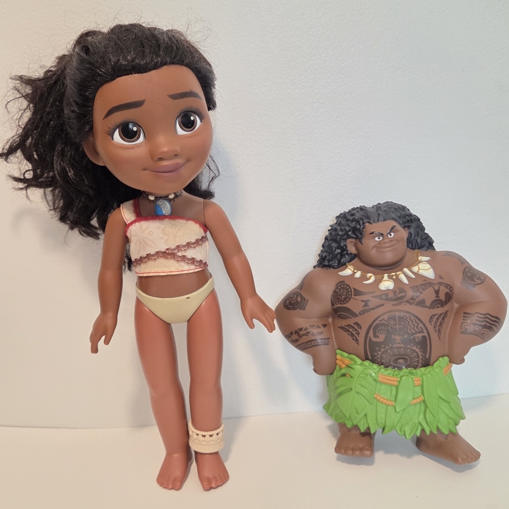Disney Moana and Maui Doll Pair with Green and Cream Outfits